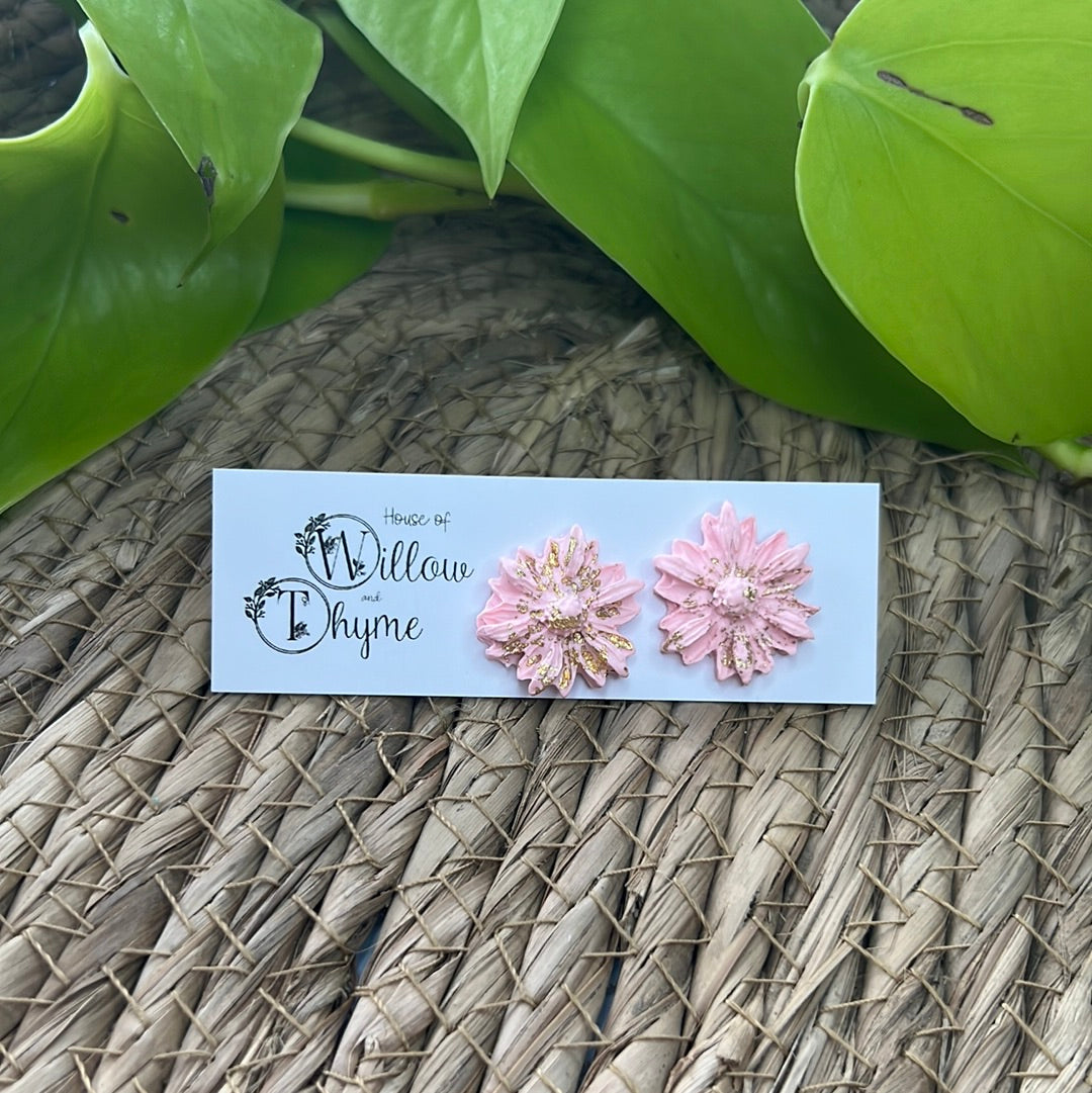 Floral Fantasy Daisy Mini Studs - Peach