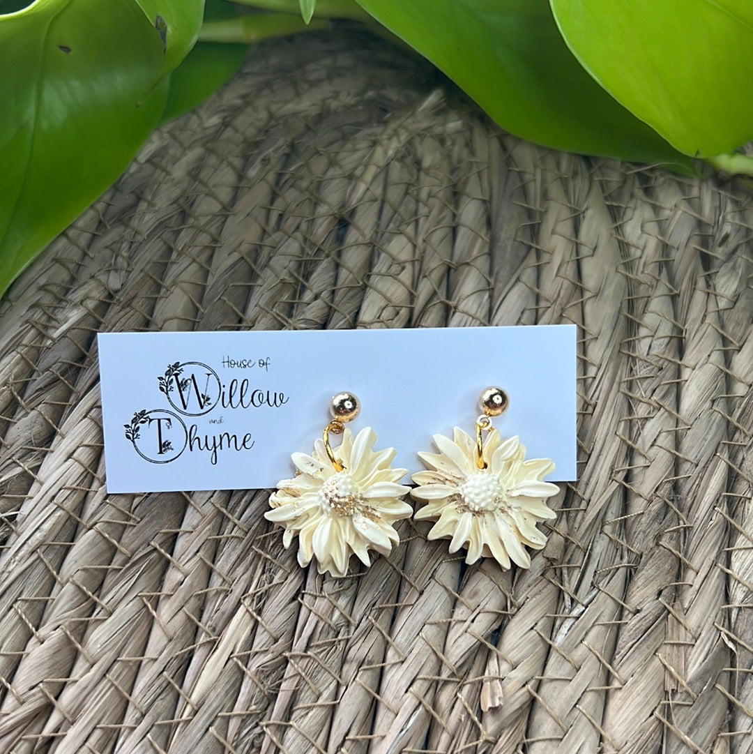 Floral Fantasy Daisy Dangles - Lemon