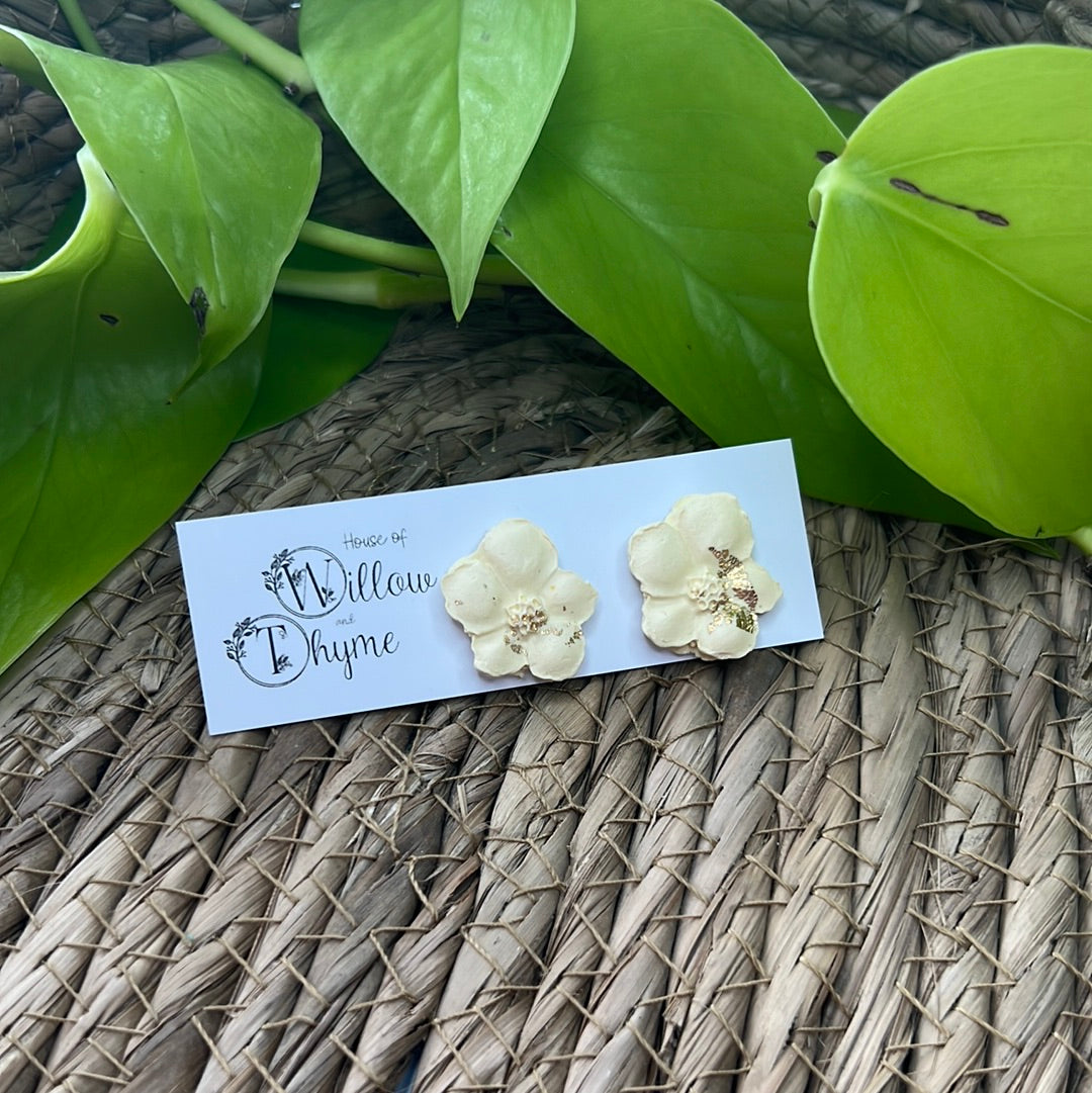 Floral Fantasy Pansy Studs - Lemon