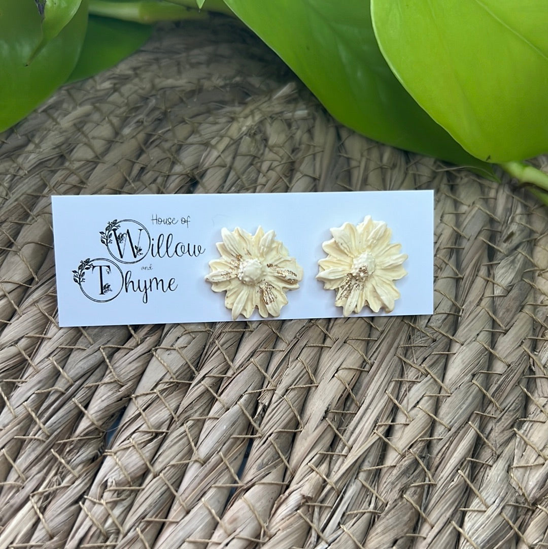 Floral Fantasy Daisy Mini Studs - Lemon